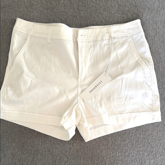 Liverpool Pants - Liverpool women’s shorts. Stretch. Size 16/33
NWT.
